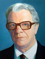Painted portrait of Harald Löe, D.D.S., Dr.Odont.